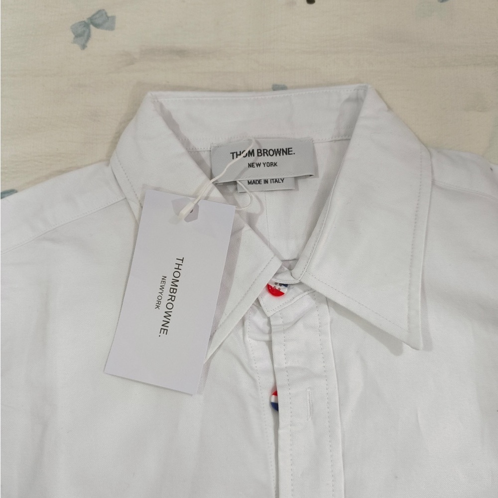 Thom Browne White Button-Down Shirt with Navy and Red Accents - Picture 3 of 8